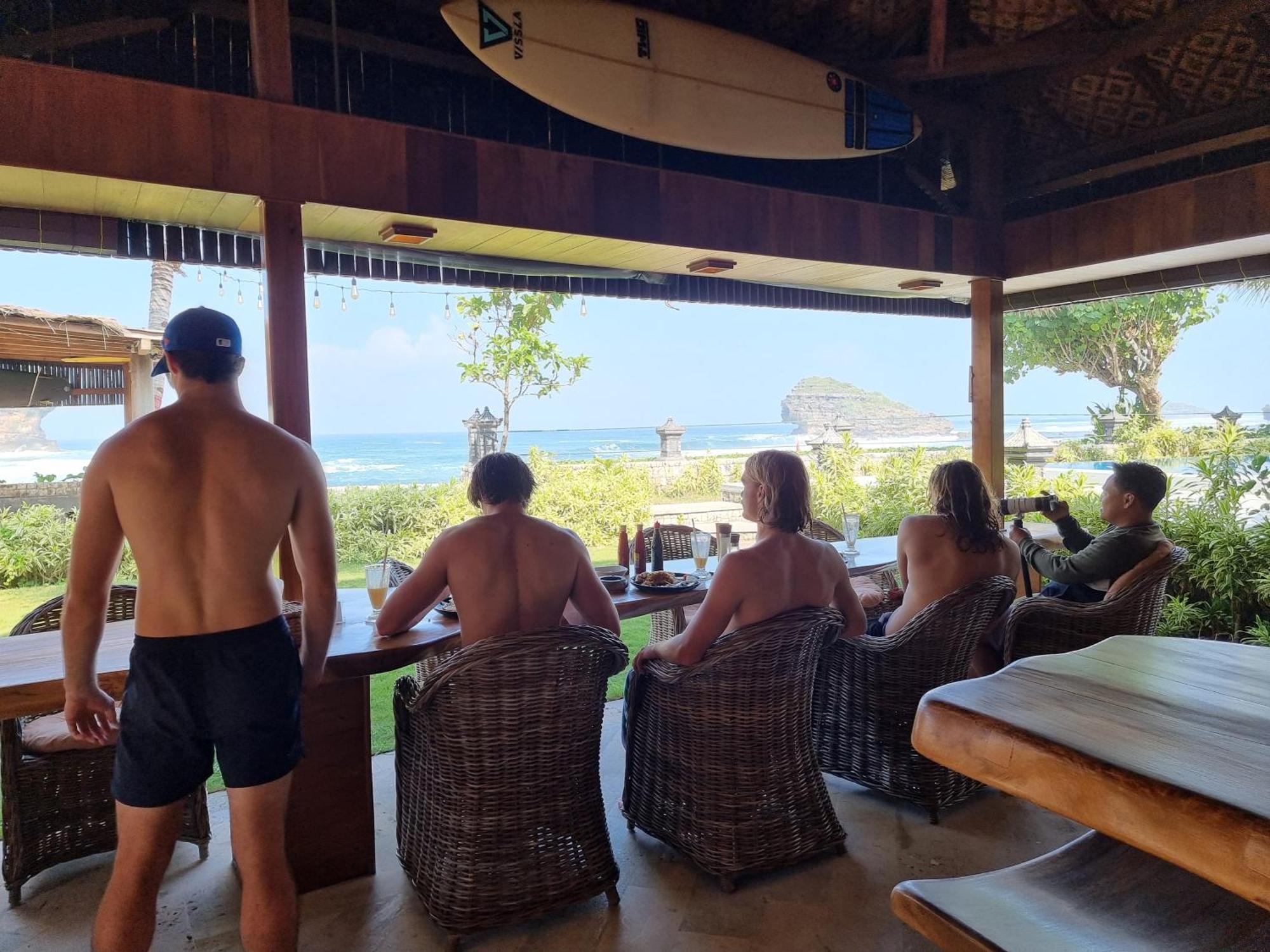 Istana Ombak Eco Resort Pacitan Exterior foto