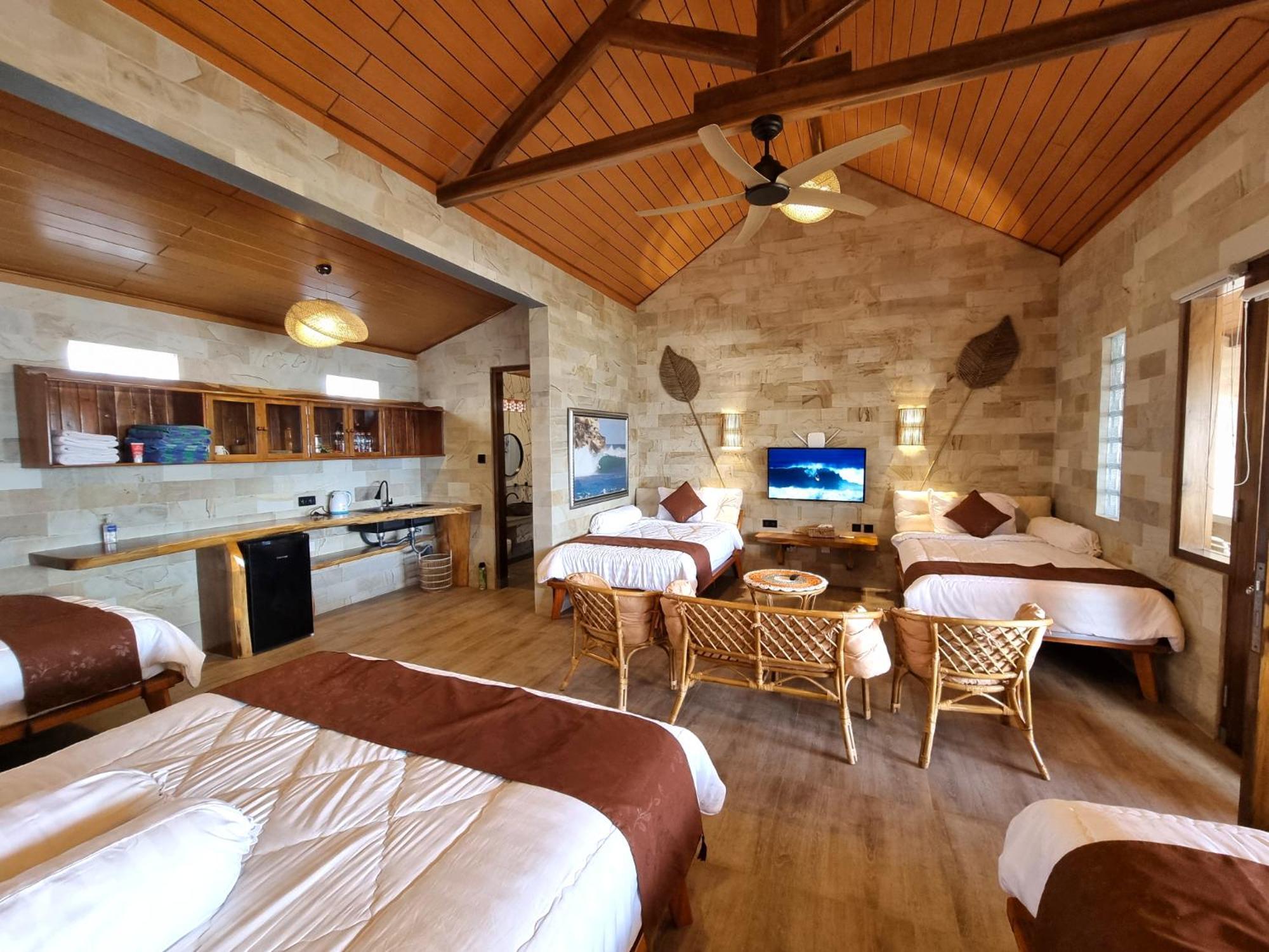 Istana Ombak Eco Resort Pacitan Exterior foto